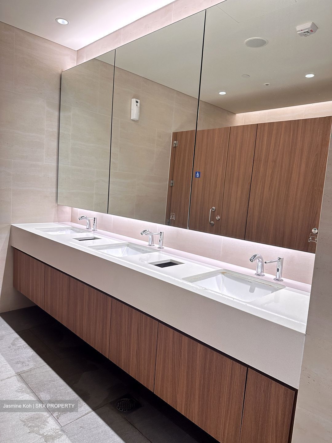 Woods Square (D25), Office #425248161